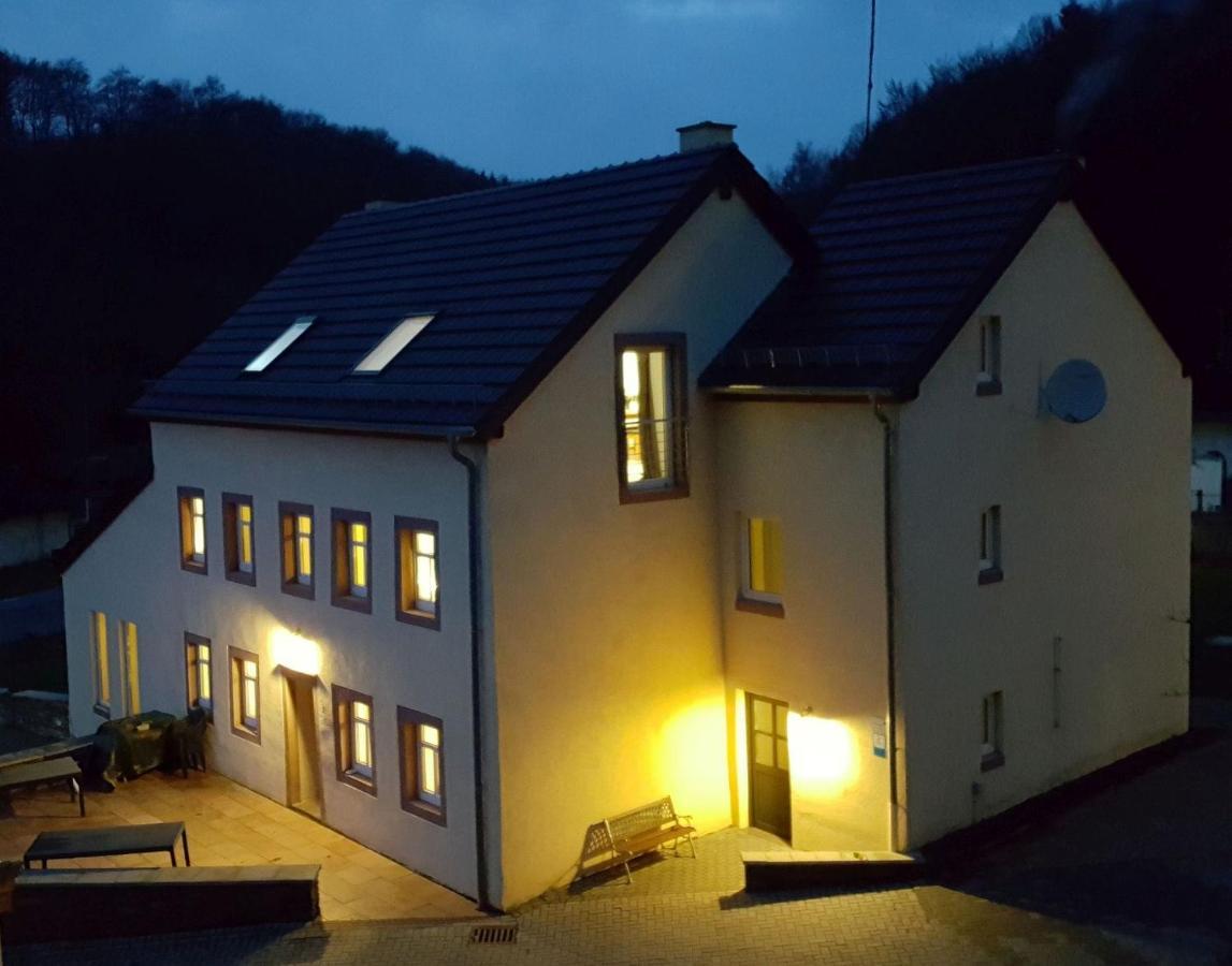 Südeifel Ferienhäuser Christian Faust Zweifelscheid Exterior foto